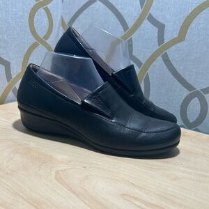 Ecco Women’s Helsinki 2 Black Slip On Loafer Dress Shoes size Eu 39
